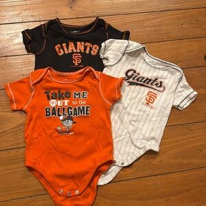 SF San Francisco Giants baseball onesie bundle lot 18m